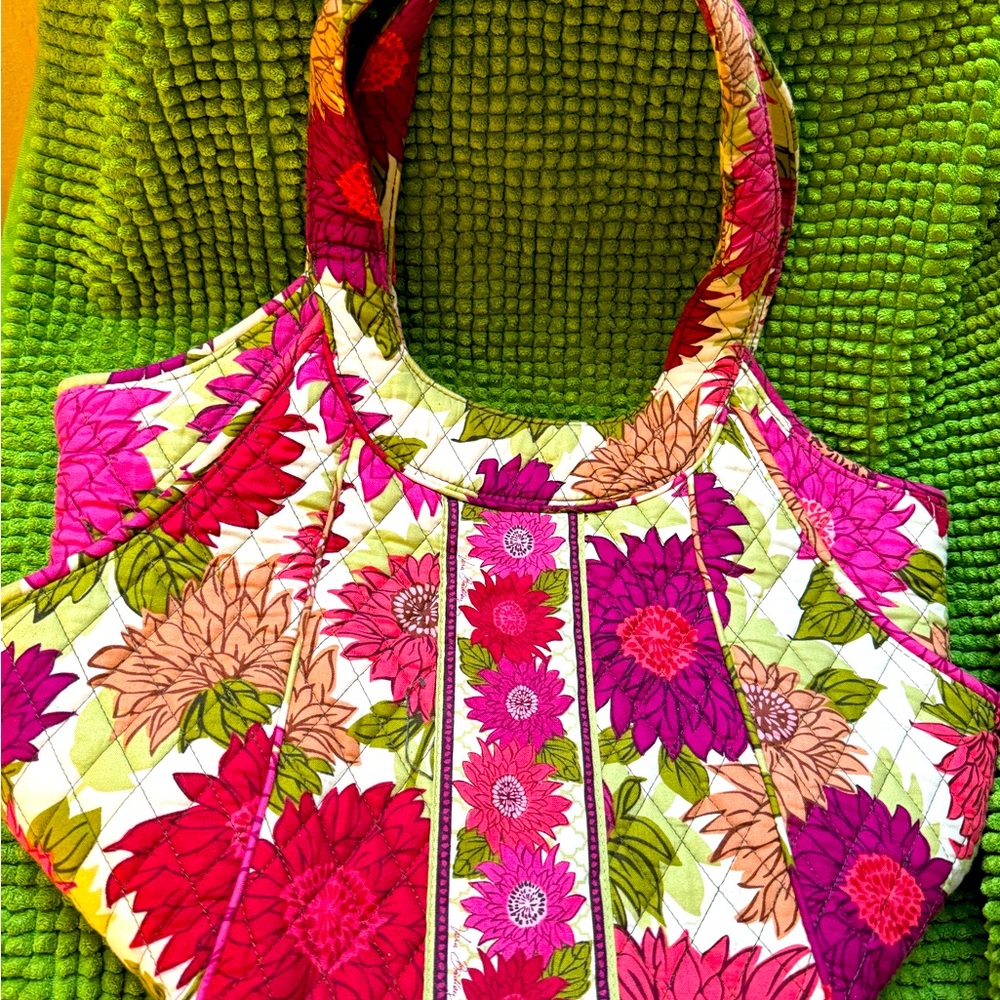 Vera Bradley Hello Dahlia side by side tote bag with magnetic closure.